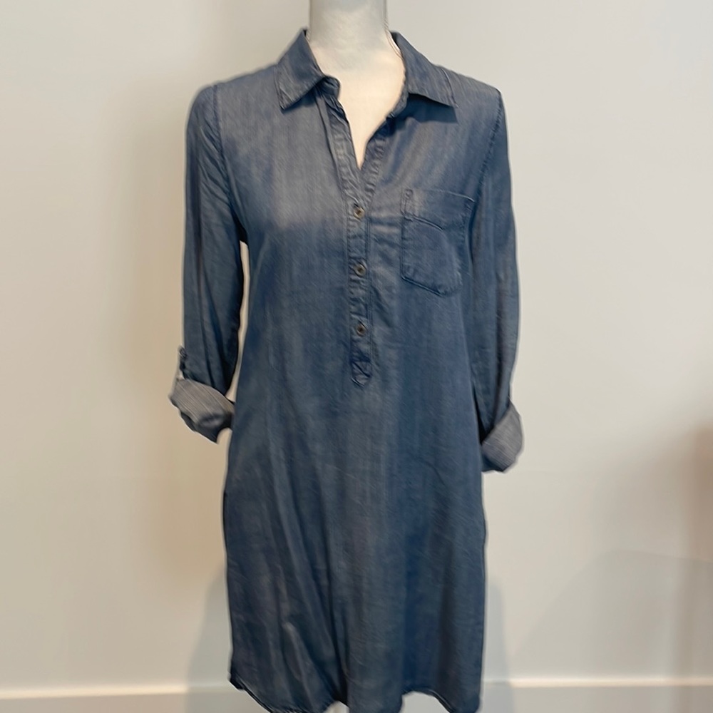 Cute denim dress with pockets